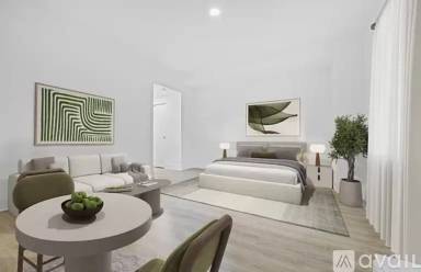 Main picture of 70 W 36th St