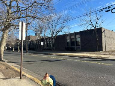 Main picture of 1020 Sewall Ave