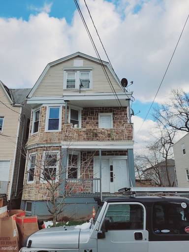 Main picture of 474 S 14th St