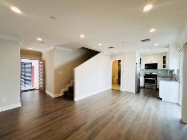 Main picture of 7199-7213 S La Cienega Blvd