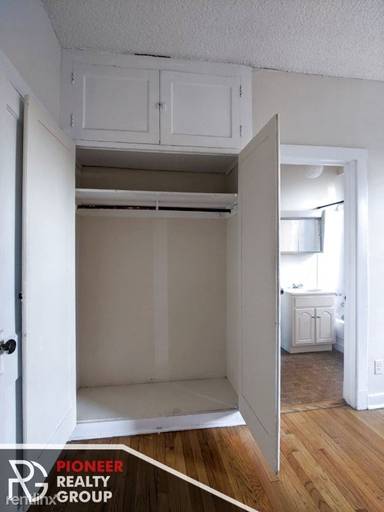 Main picture of 3521 N Racine Ave