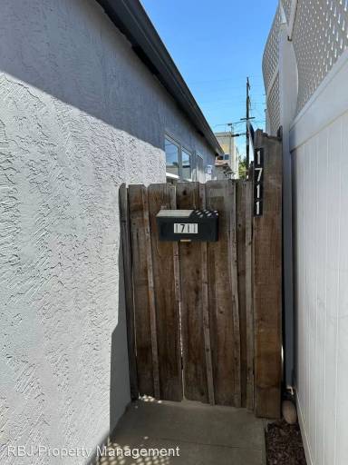 Main picture of 1711 Thomas Ave