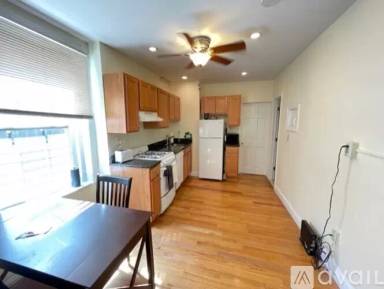 Main picture of 70 Joy St