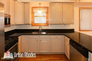 Main picture of 3316 N Damen Ave