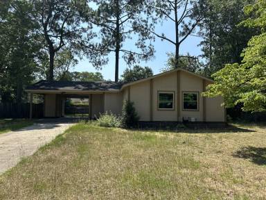 Main picture of 3701 Leonard Pl