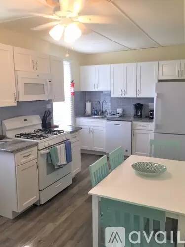 Main picture of 215 Grant Ave