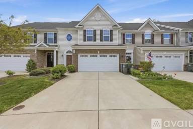 Main picture of 223 Clements Mill Trce