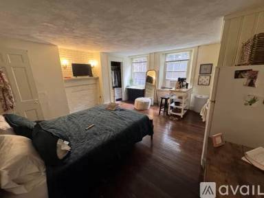 Main picture of 90 Myrtle St