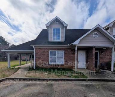 Main picture of 3321 Southridge Dr