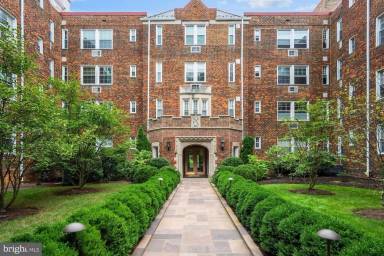 Main picture of The Warwick