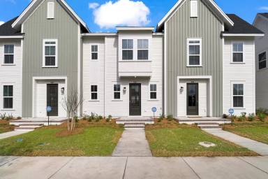 Main picture of 266 Symphony Ave