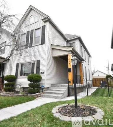 Main picture of 396 E Kossuth St