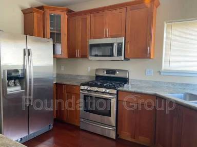 Main picture of 148 S 152nd St