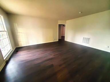 Main picture of 5108 Hayden Ln