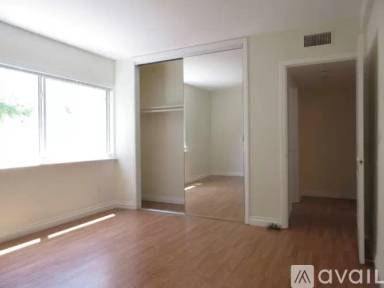 Main picture of 5860 Hazeltine Ave