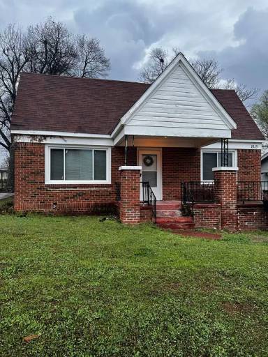 Main picture of 1613 E Park Pl