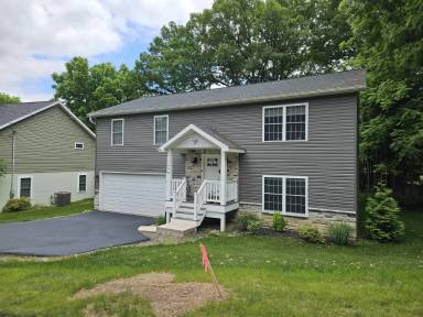 Main picture of 140 Cardinal Ln
