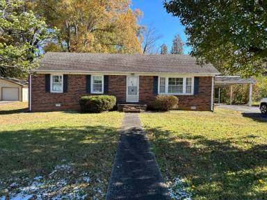 Main picture of 1627 N Maple Ave