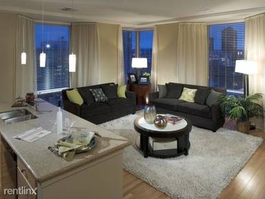 Main picture of 1600 Glenarm Place