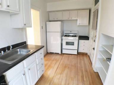 Main picture of 2438 W Rosemont Ave
