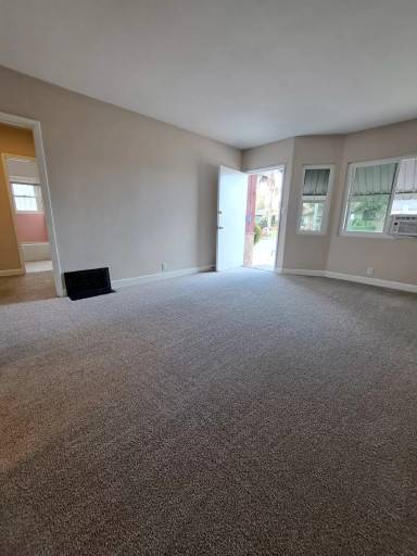 Main picture of 1914 Winona Ave