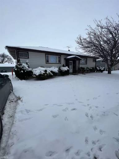 Main picture of 2610 9th St N