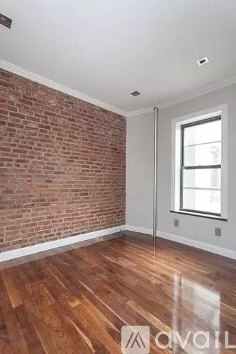 Main picture of 2100 2nd Ave