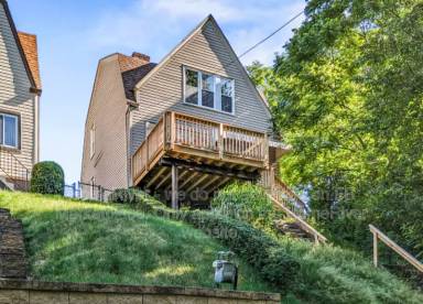 Main picture of 542 Broadway Ext