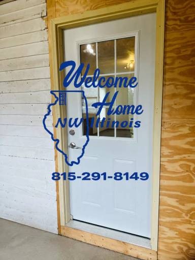 Main picture of 102 W Main St