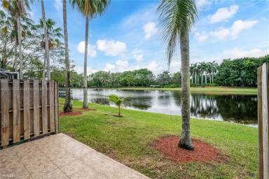 Main picture of 2245 Salerno Cir