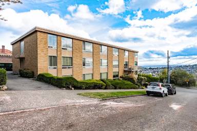 Main picture of 512 Newton St