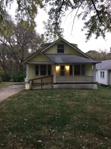 Main picture of 134 NW Quinton Ave