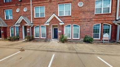 Main picture of Lakeridge Townhomes