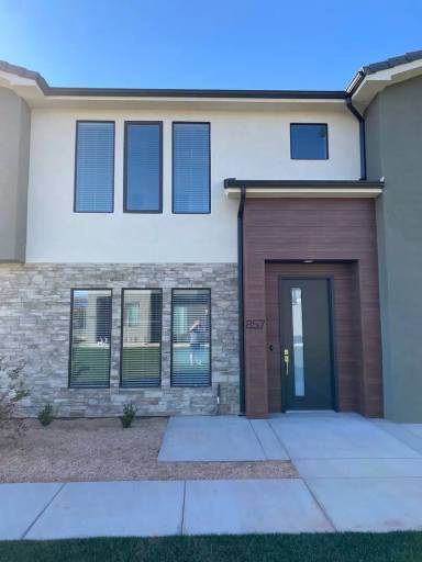 Main picture of 737 W Scarlet Hill Dr
