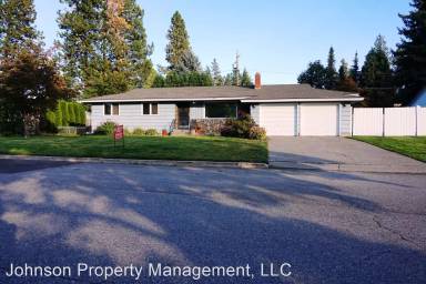 Main picture of 6912 N Fox Point Dr