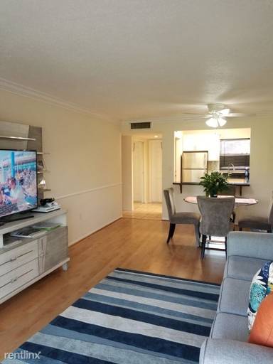 Main picture of 200 Turtle Lake Ct