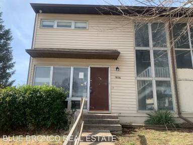 Main picture of 906 N 71st St