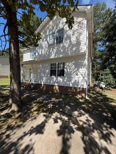 Main picture of 208 Wynn Way