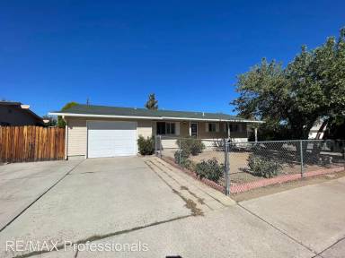 Main picture of 2595 Pequop St