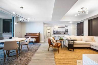 Main picture of Nine At Mary Brickell Village
