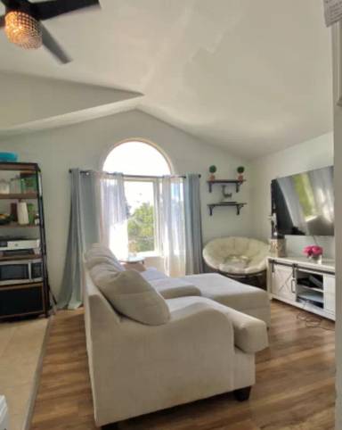 Main picture of 21 Jeanette Ave