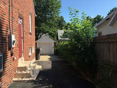 Main picture of 3920 Nicholson St