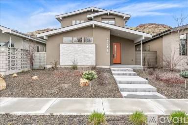 Main picture of 2544 E Warm Springs Ave