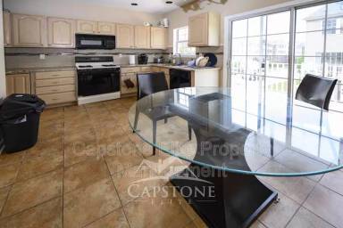 Main picture of 236 Warren St