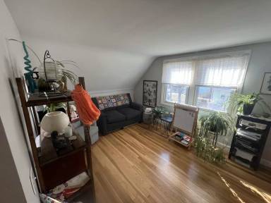 Main picture of 19 Joy St