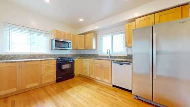 Main picture of 1514 Manhattan Beach Blvd