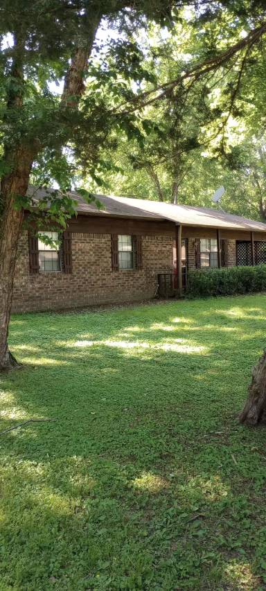 Main picture of 7 MacArthur Dr