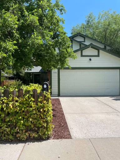Main picture of 1296 Valley Creek Rd