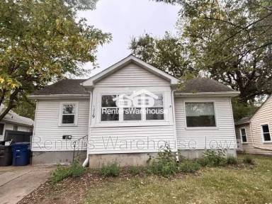 Main picture of 1229 Merle Hay Rd
