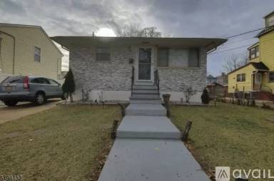 Main picture of 233 Adams St